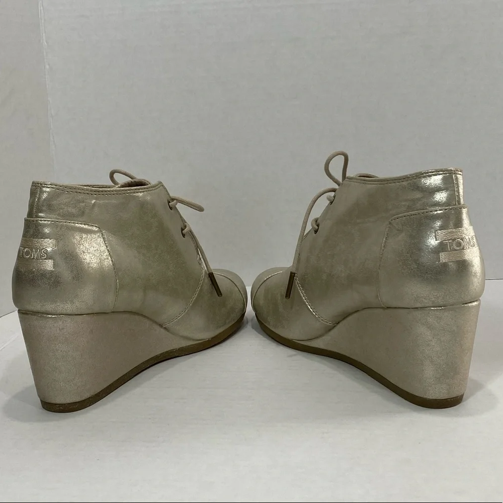 TOMS Desert Wedge White Gold Metallic Shoes size W 10